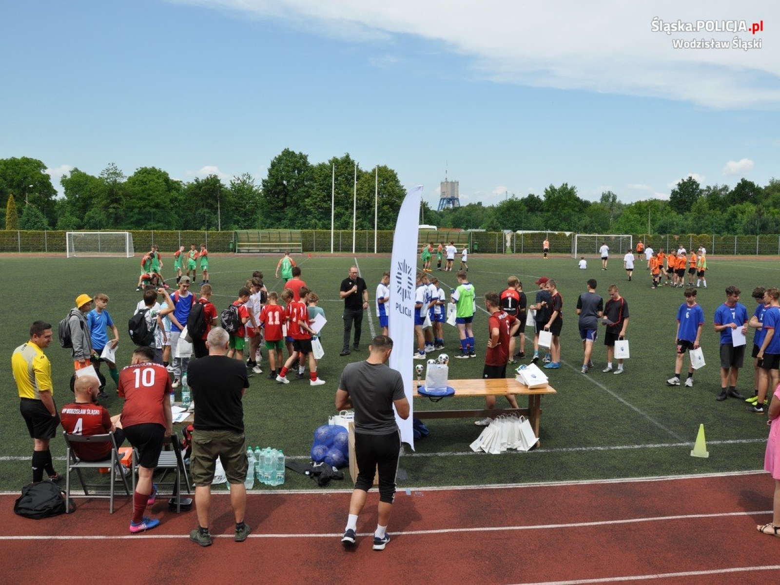 Zdjęcie w galerii na portalu naszwodzislaw.com: Policjanci zorganizowali turniej piłki nożnej dla dzieci wiadomości z regionu
