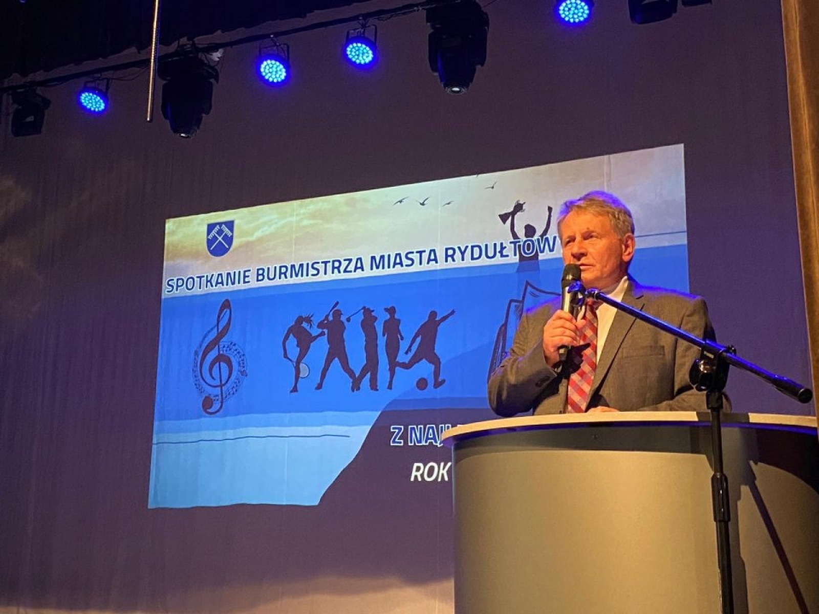 Zdjęcie w galerii na portalu naszwodzislaw.com: W Rydułtowach wyróżniono najlepszych uczniów [FOTO] wiadomości z regionu