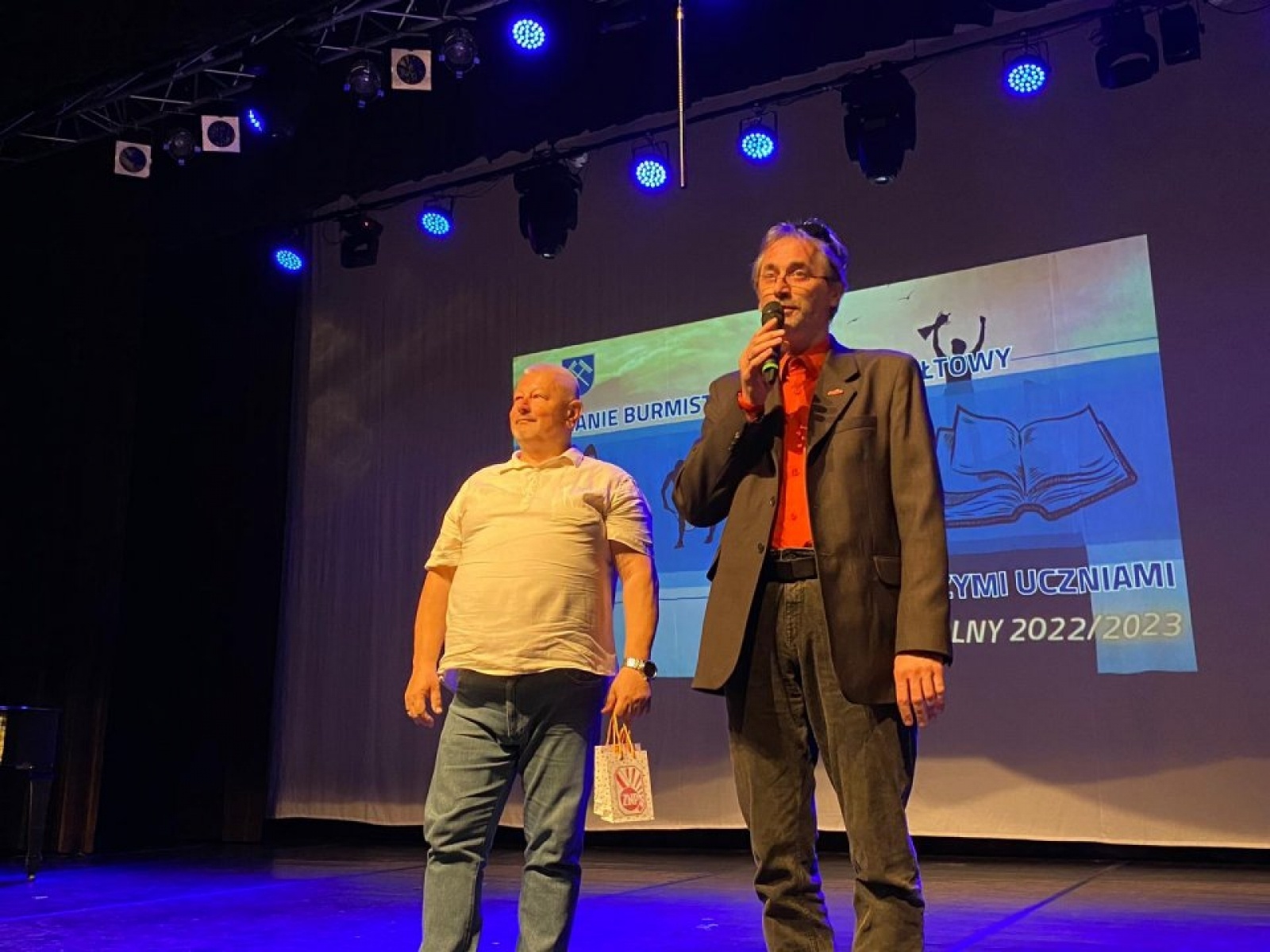 Zdjęcie w galerii na portalu naszwodzislaw.com: W Rydułtowach wyróżniono najlepszych uczniów [FOTO] wiadomości z regionu