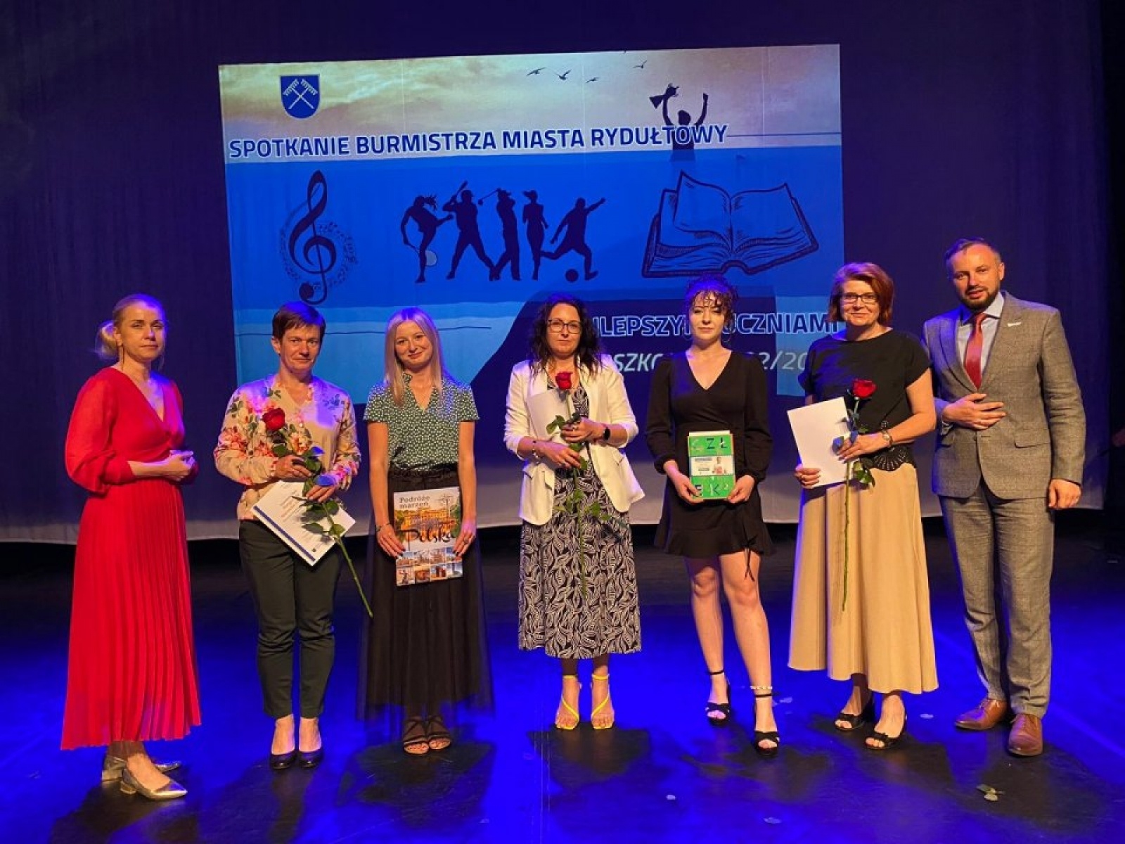 Zdjęcie w galerii na portalu naszwodzislaw.com: W Rydułtowach wyróżniono najlepszych uczniów [FOTO] wiadomości z regionu