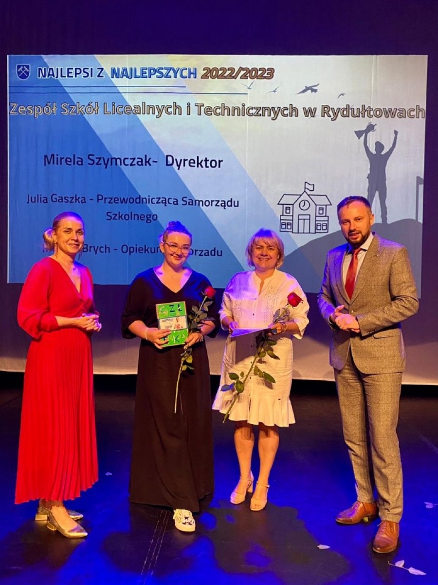 Zdjęcie w galerii na portalu naszwodzislaw.com: W Rydułtowach wyróżniono najlepszych uczniów [FOTO] wiadomości z regionu