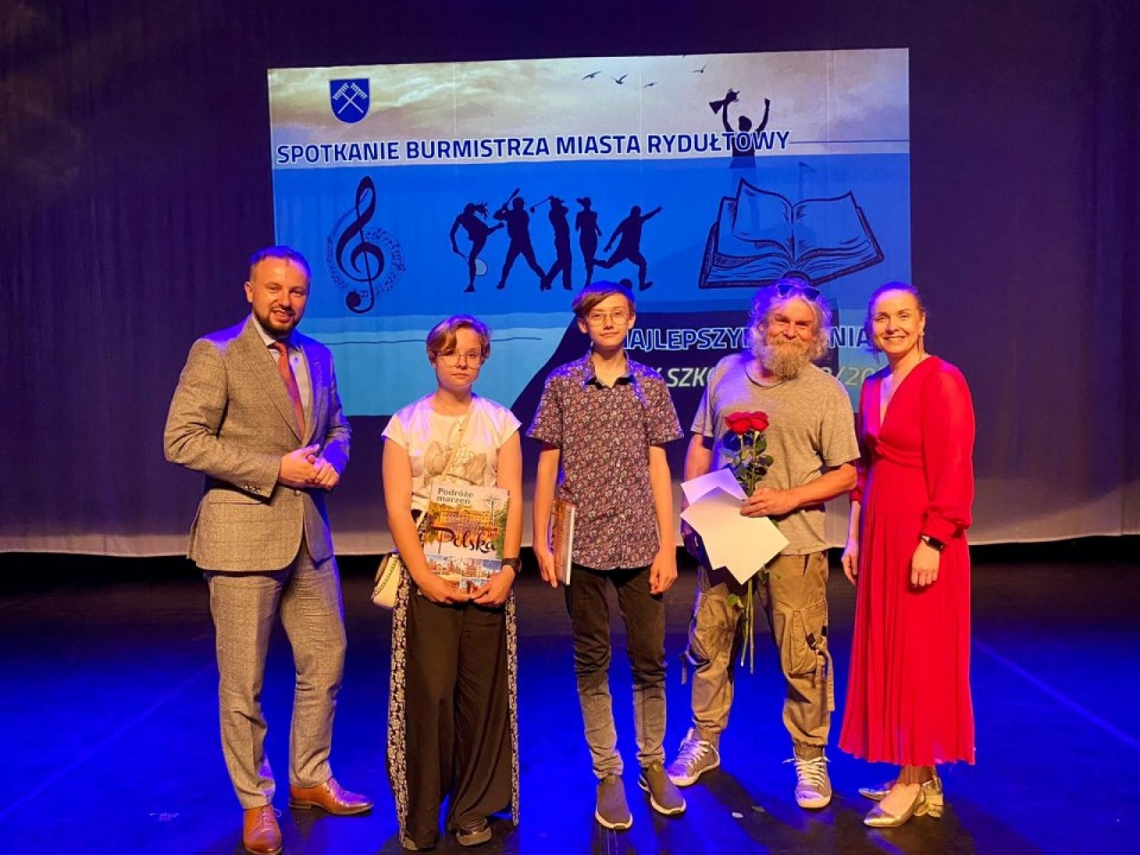 Zdjęcie w galerii na portalu naszwodzislaw.com: W Rydułtowach wyróżniono najlepszych uczniów [FOTO] wiadomości z regionu