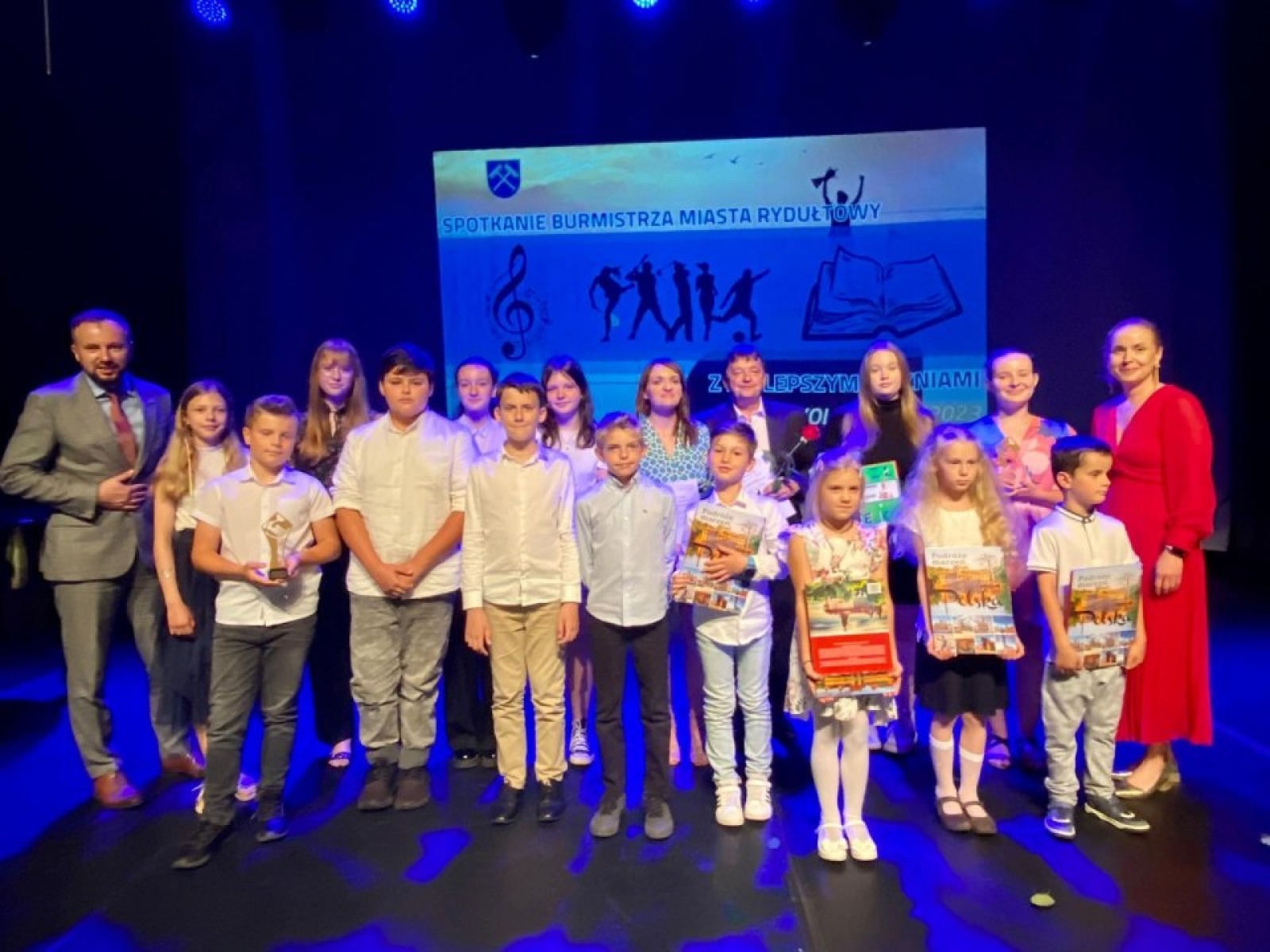 Zdjęcie w galerii na portalu naszwodzislaw.com: W Rydułtowach wyróżniono najlepszych uczniów [FOTO] wiadomości z regionu