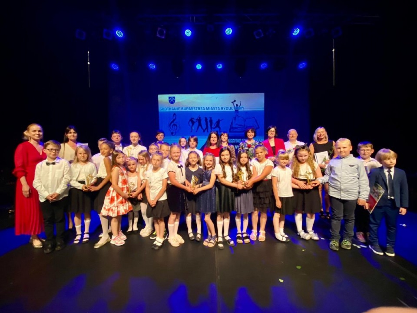 Zdjęcie w galerii na portalu naszwodzislaw.com: W Rydułtowach wyróżniono najlepszych uczniów [FOTO] wiadomości z regionu