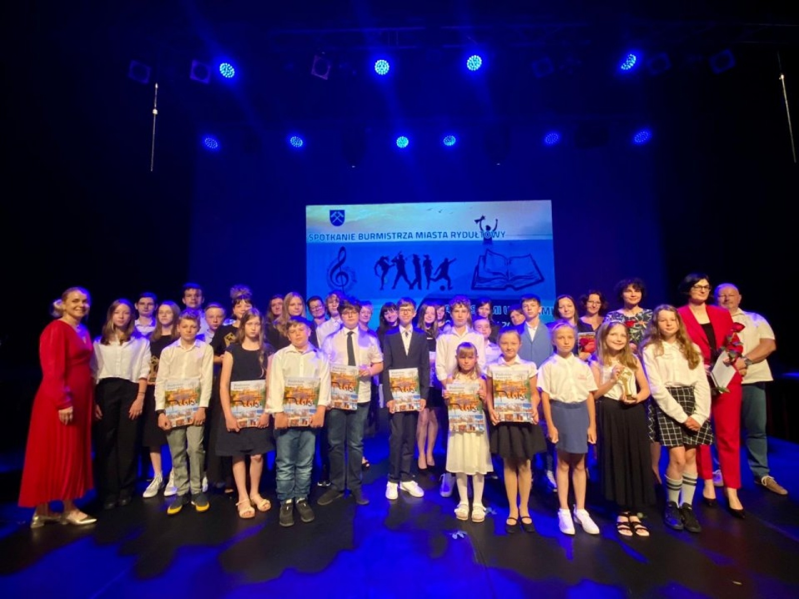 Zdjęcie w galerii na portalu naszwodzislaw.com: W Rydułtowach wyróżniono najlepszych uczniów [FOTO] wiadomości z regionu