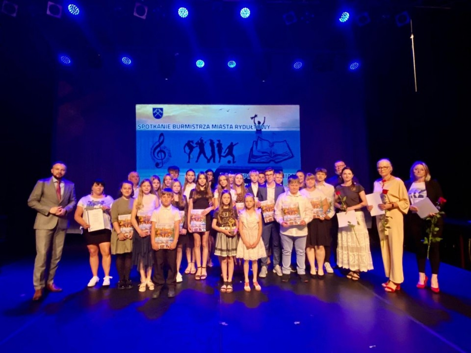 Zdjęcie w galerii na portalu naszwodzislaw.com: W Rydułtowach wyróżniono najlepszych uczniów [FOTO] wiadomości z regionu