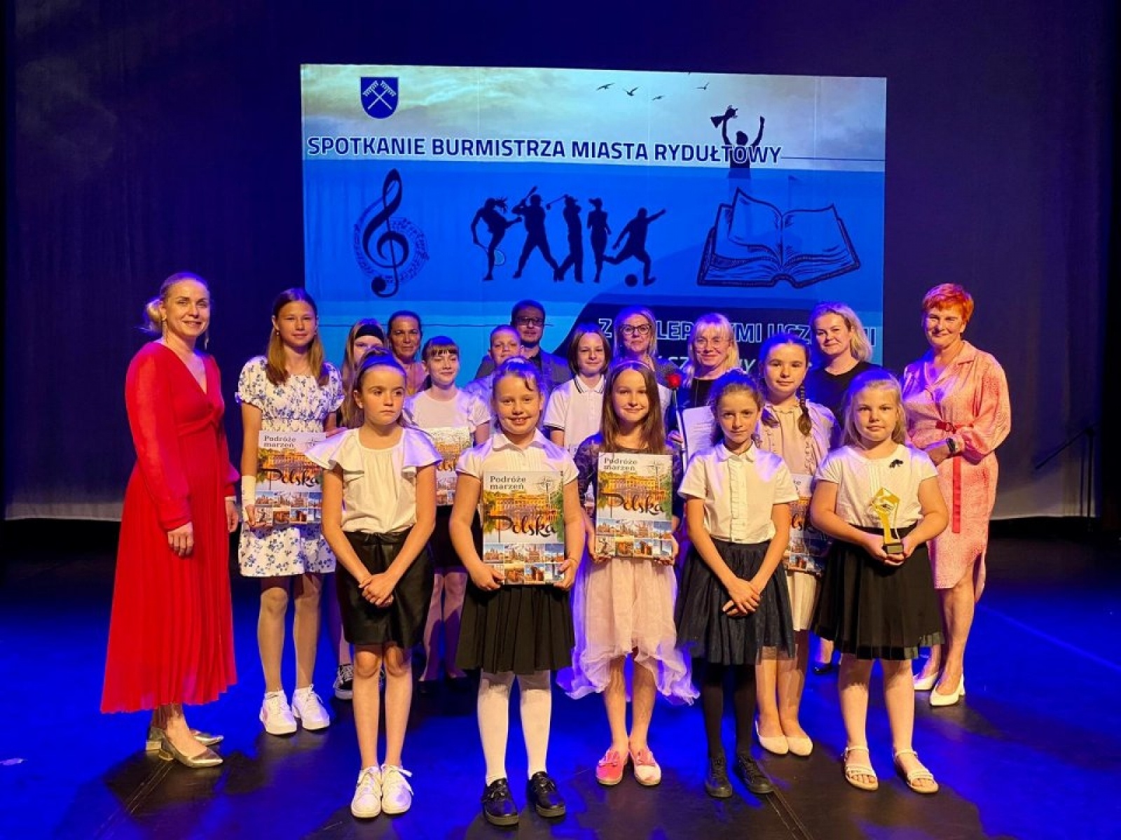 Zdjęcie w galerii na portalu naszwodzislaw.com: W Rydułtowach wyróżniono najlepszych uczniów [FOTO] wiadomości z regionu