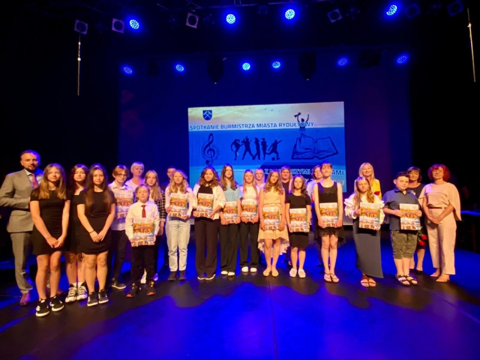 Zdjęcie w galerii na portalu naszwodzislaw.com: W Rydułtowach wyróżniono najlepszych uczniów [FOTO] wiadomości z regionu