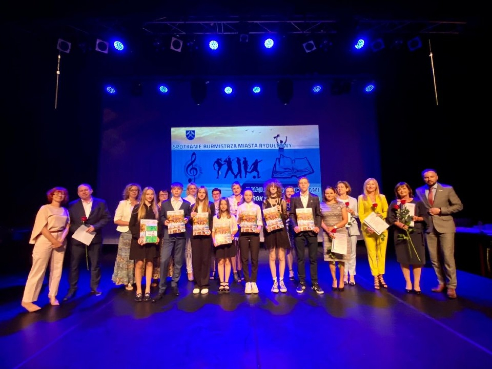 Zdjęcie w galerii na portalu naszwodzislaw.com: W Rydułtowach wyróżniono najlepszych uczniów [FOTO] wiadomości z regionu