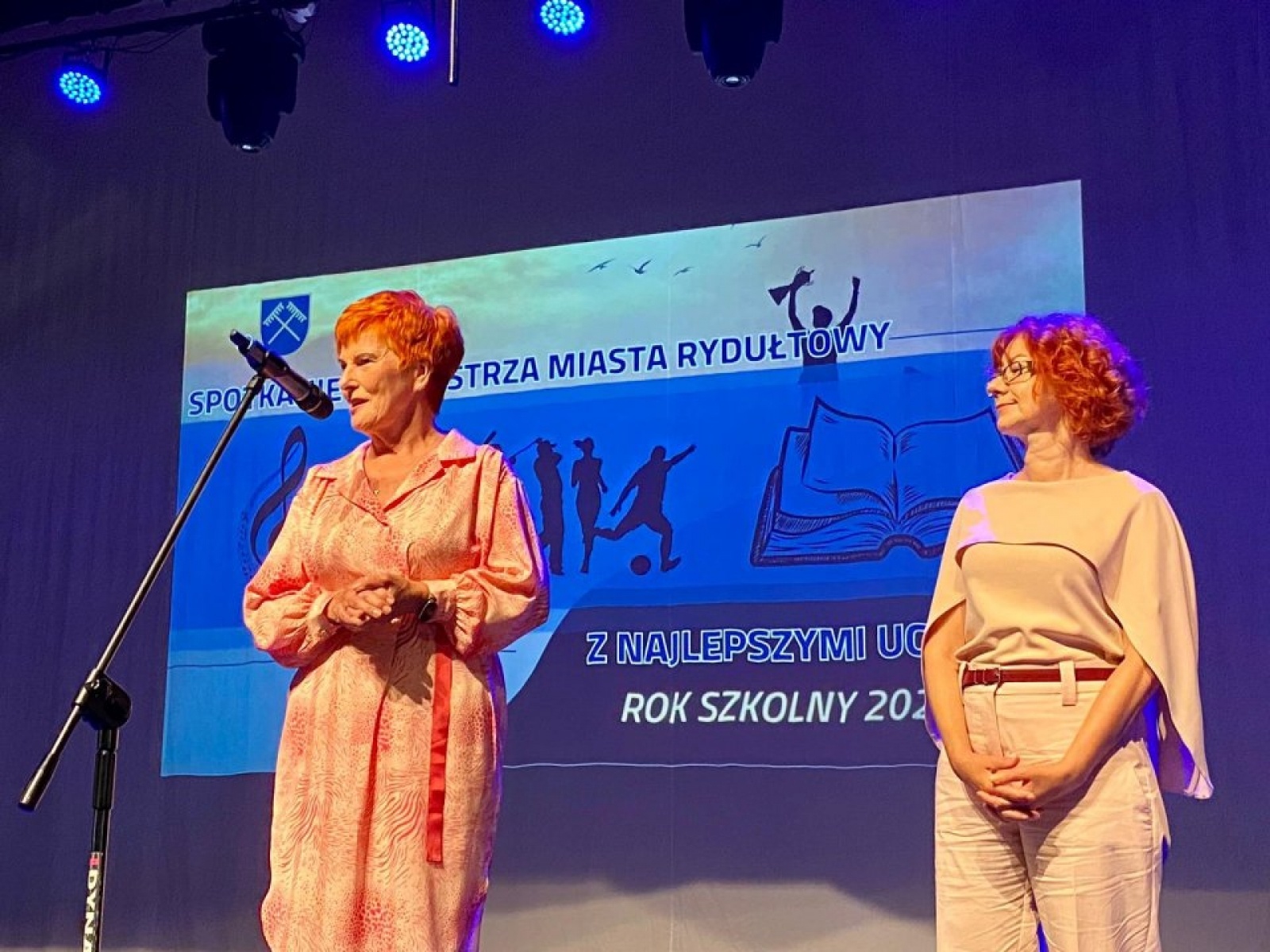 Zdjęcie w galerii na portalu naszwodzislaw.com: W Rydułtowach wyróżniono najlepszych uczniów [FOTO] wiadomości z regionu