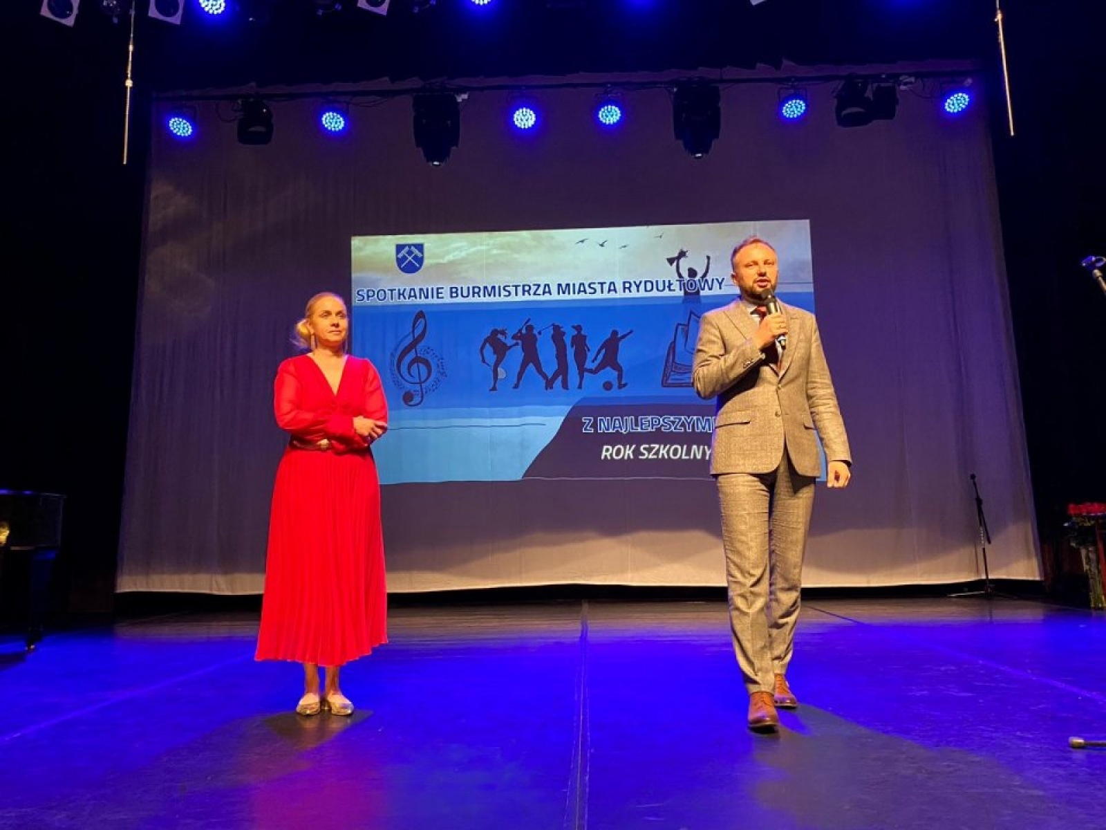 Zdjęcie w galerii na portalu naszwodzislaw.com: W Rydułtowach wyróżniono najlepszych uczniów [FOTO] wiadomości z regionu