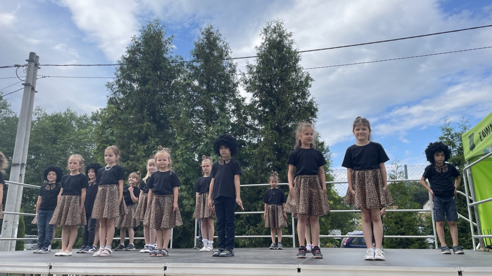 Zdjęcie w galerii na portalu naszwodzislaw.com: Mama, Tata i Ja. Festyn w zawadzkiej szkole [FOTO] wiadomości z regionu