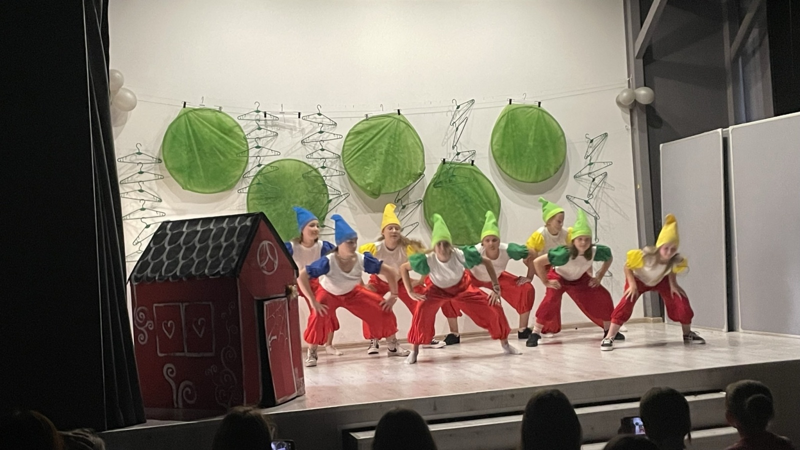 Zdjęcie w galerii na portalu naszwodzislaw.com: Mama, Tata i Ja. Festyn w zawadzkiej szkole [FOTO] wiadomości z regionu