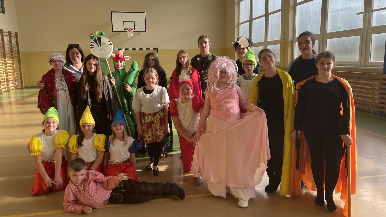 Zdjęcie w galerii na portalu naszwodzislaw.com: Mama, Tata i Ja. Festyn w zawadzkiej szkole [FOTO] wiadomości z regionu