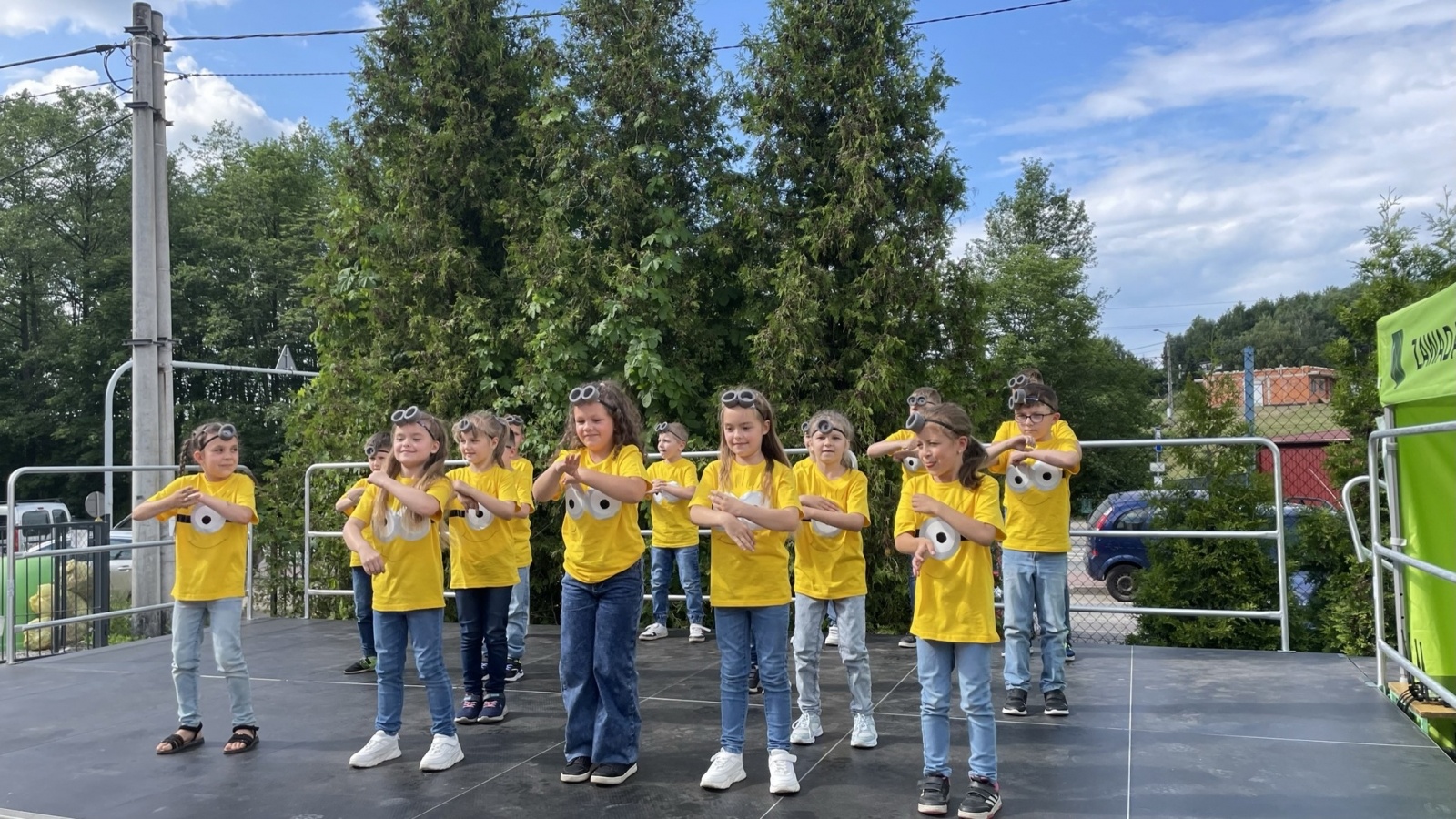 Zdjęcie w galerii na portalu naszwodzislaw.com: Mama, Tata i Ja. Festyn w zawadzkiej szkole [FOTO] wiadomości z regionu