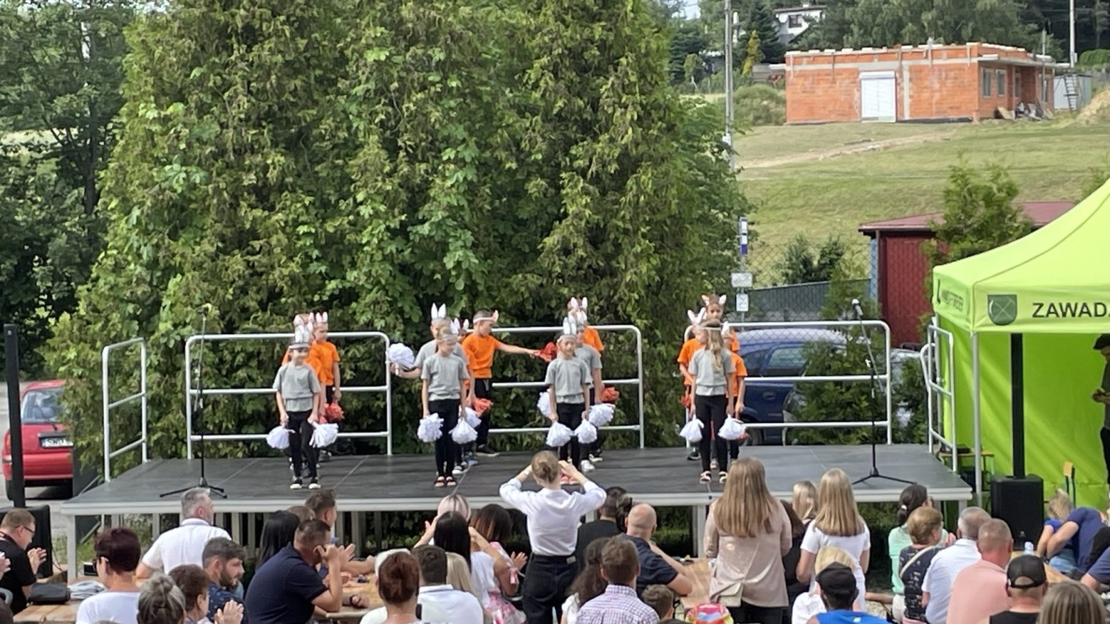Zdjęcie w galerii na portalu naszwodzislaw.com: Mama, Tata i Ja. Festyn w zawadzkiej szkole [FOTO] wiadomości z regionu