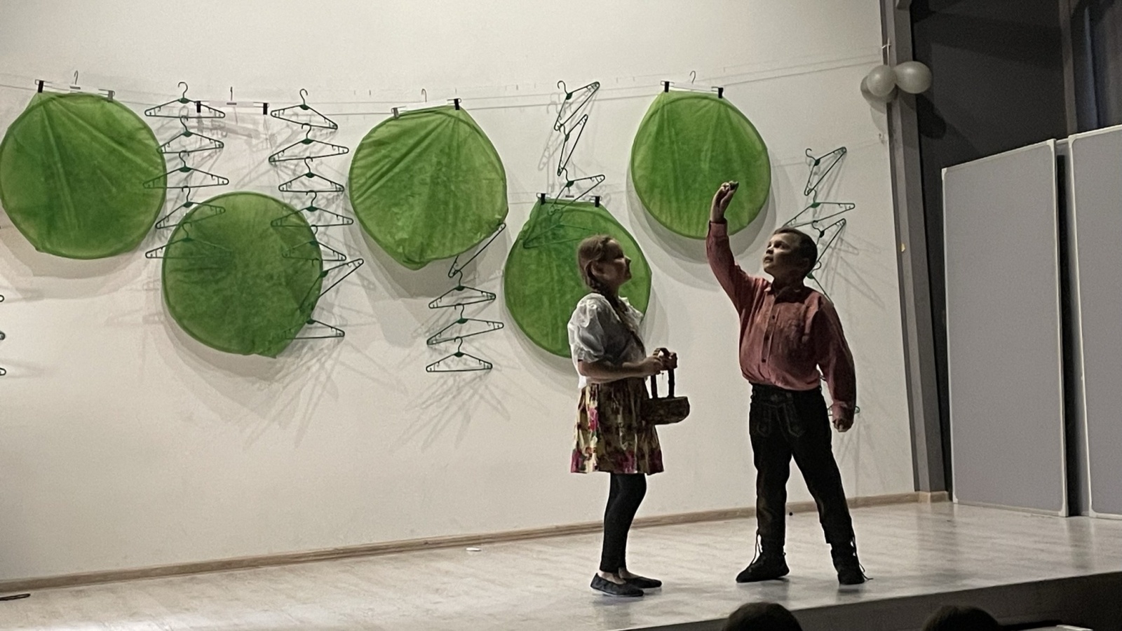 Zdjęcie w galerii na portalu naszwodzislaw.com: Mama, Tata i Ja. Festyn w zawadzkiej szkole [FOTO] wiadomości z regionu