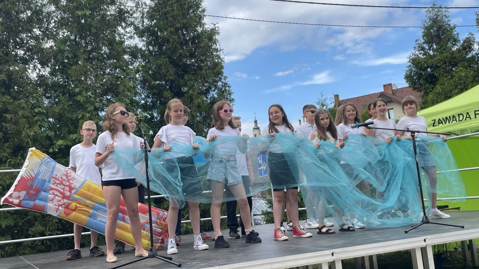 Zdjęcie w galerii na portalu naszwodzislaw.com: Mama, Tata i Ja. Festyn w zawadzkiej szkole [FOTO] wiadomości z regionu