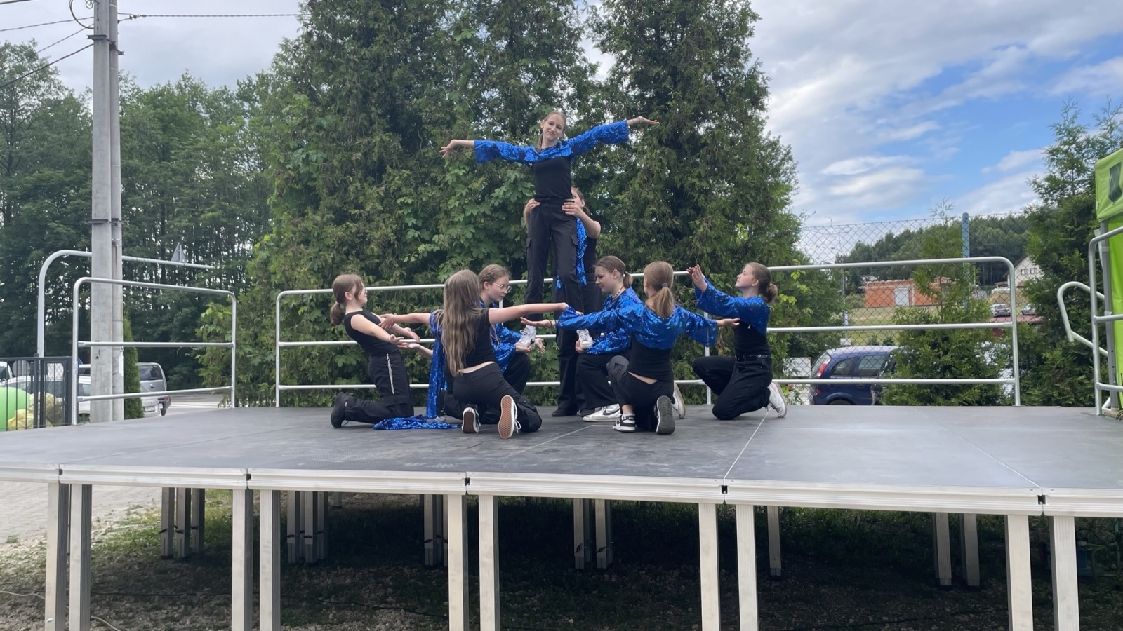 Zdjęcie w galerii na portalu naszwodzislaw.com: Mama, Tata i Ja. Festyn w zawadzkiej szkole [FOTO] wiadomości z regionu