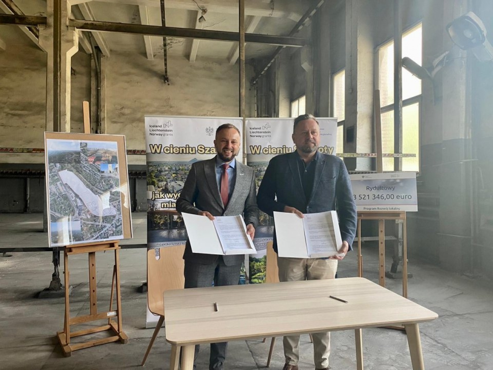 Zdjęcie w galerii na portalu naszwodzislaw.com: Rydułtowy. Rusza zagospodarowanie terenów poprzemysłowych w rejonie Szybu Leon III wiadomości z regionu