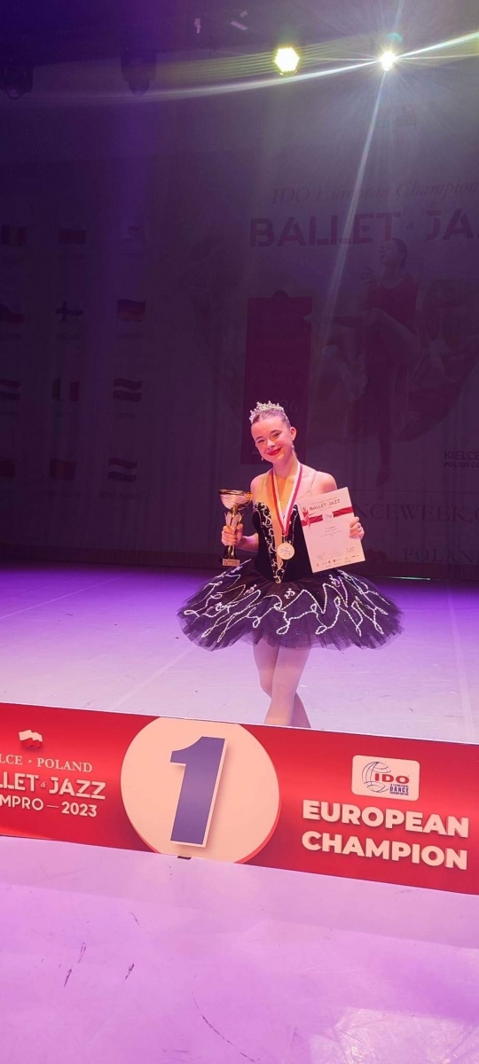 Zdjęcie w galerii na portalu naszwodzislaw.com: Zuzanna Wójtowicz z wodzisławskiego Mirażu najlepsza w Europie po raz drugi wiadomości z regionu