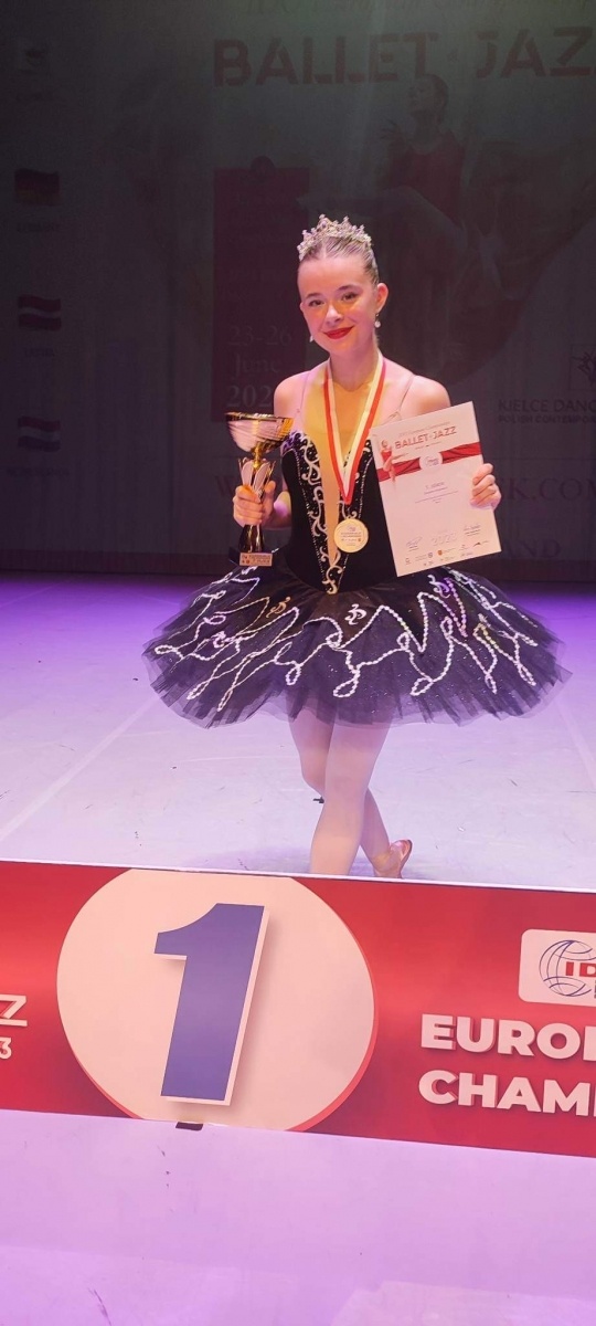 Zdjęcie w galerii na portalu naszwodzislaw.com: Zuzanna Wójtowicz z wodzisławskiego Mirażu najlepsza w Europie po raz drugi wiadomości z regionu