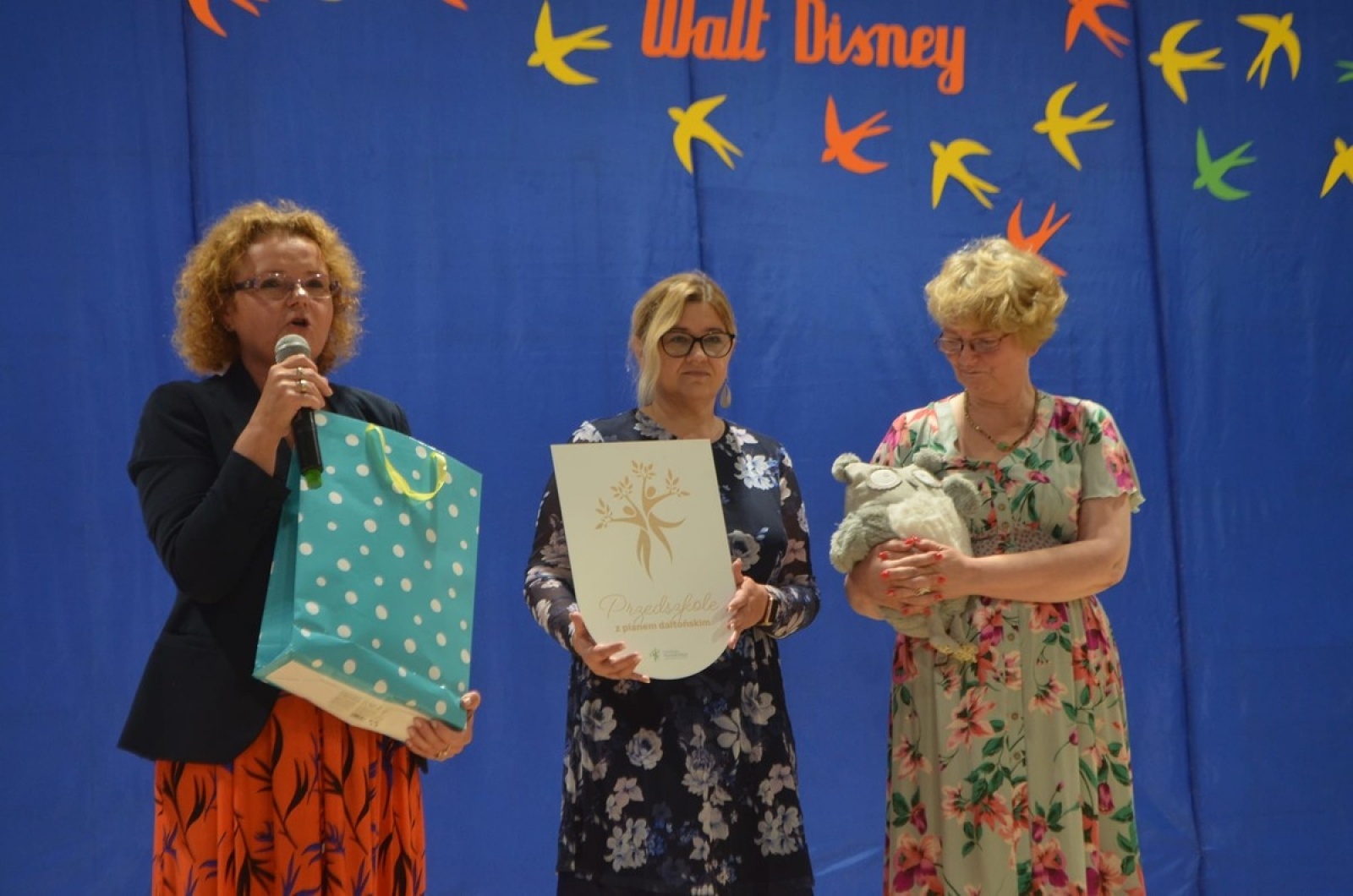 Zdjęcie w galerii na portalu naszwodzislaw.com: Pierwszy certyfikat szkoły i przedszkola daltońskiego w Wodzisławiu Śląskim wiadomości z regionu