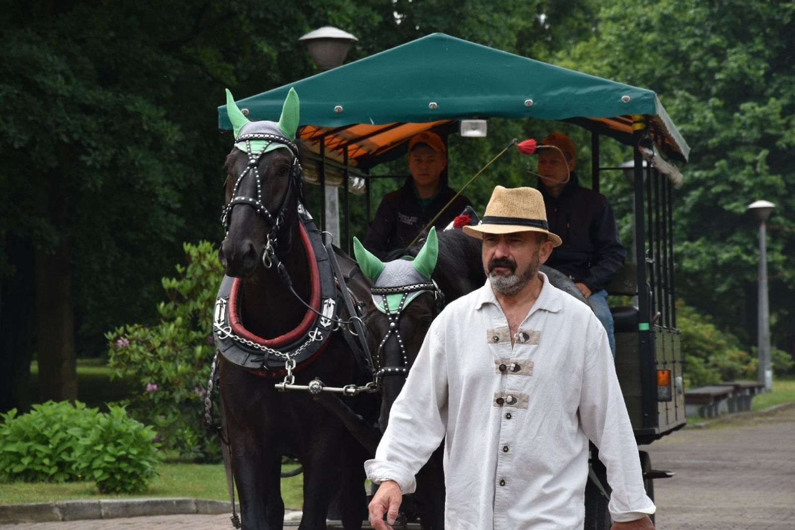 Zdjęcie w galerii na portalu naszwodzislaw.com: W sielskiej scenerii powitali lato [FOTO] wiadomości z regionu