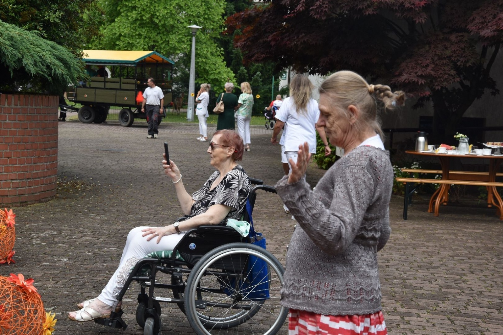 Zdjęcie w galerii na portalu naszwodzislaw.com: W sielskiej scenerii powitali lato [FOTO] wiadomości z regionu
