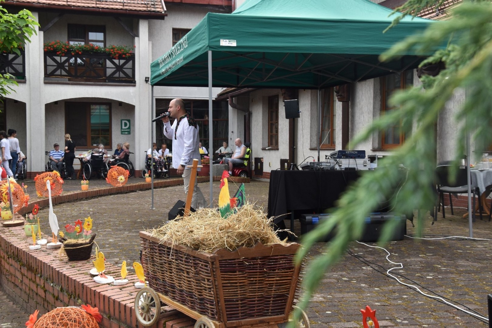 Zdjęcie w galerii na portalu naszwodzislaw.com: W sielskiej scenerii powitali lato [FOTO] wiadomości z regionu