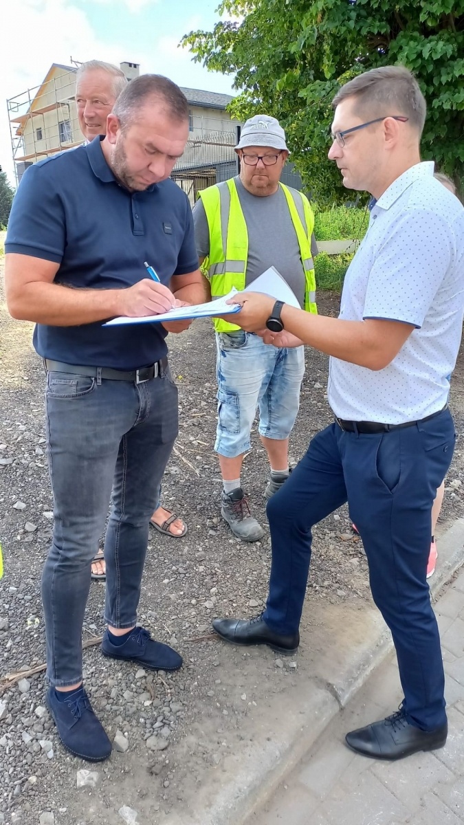 Zdjęcie w galerii na portalu naszwodzislaw.com: Ulica 1 Maja w Gołkowicach oficjalnie odebrana wiadomości z regionu