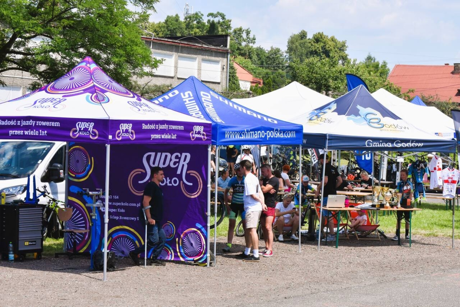 Zdjęcie w galerii na portalu naszwodzislaw.com: Godów gościł uczestników kolarskiego maratonu Tour de Silesia wiadomości z regionu