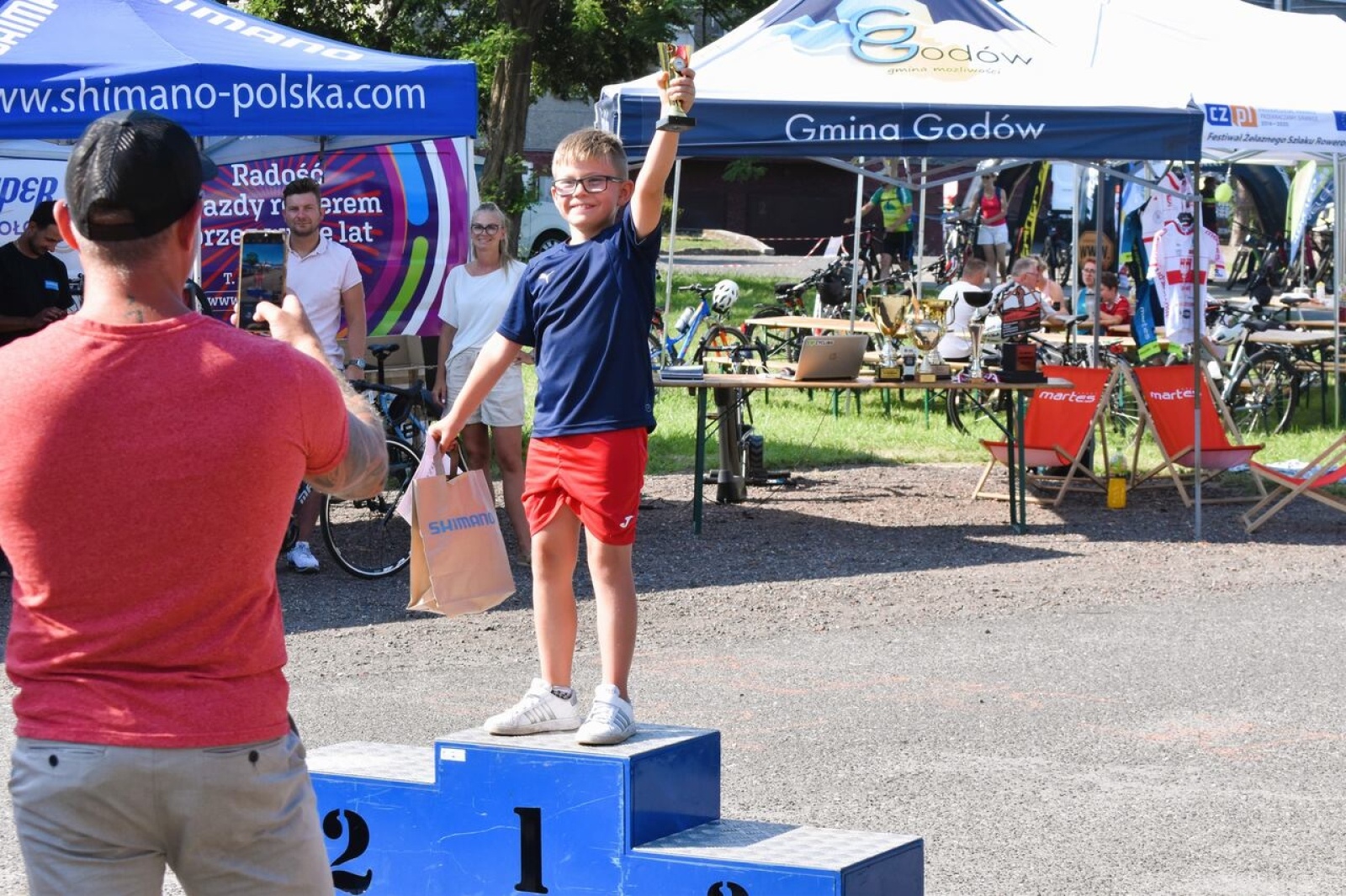 Zdjęcie w galerii na portalu naszwodzislaw.com: Godów gościł uczestników kolarskiego maratonu Tour de Silesia wiadomości z regionu