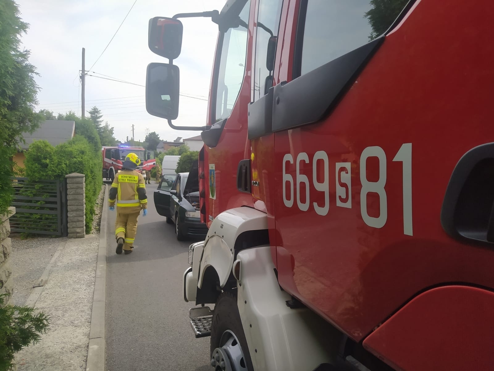 Zdjęcie w galerii na portalu naszwodzislaw.com: Zderzenie dwóch pojazdów w Syryni. W jednym z nich jechała kobieta w ciąży wiadomości z regionu