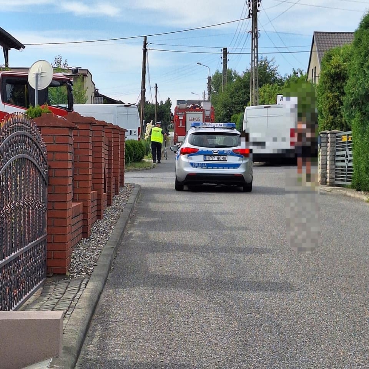 Zdjęcie w galerii na portalu naszwodzislaw.com: Zderzenie dwóch pojazdów w Syryni. W jednym z nich jechała kobieta w ciąży wiadomości z regionu