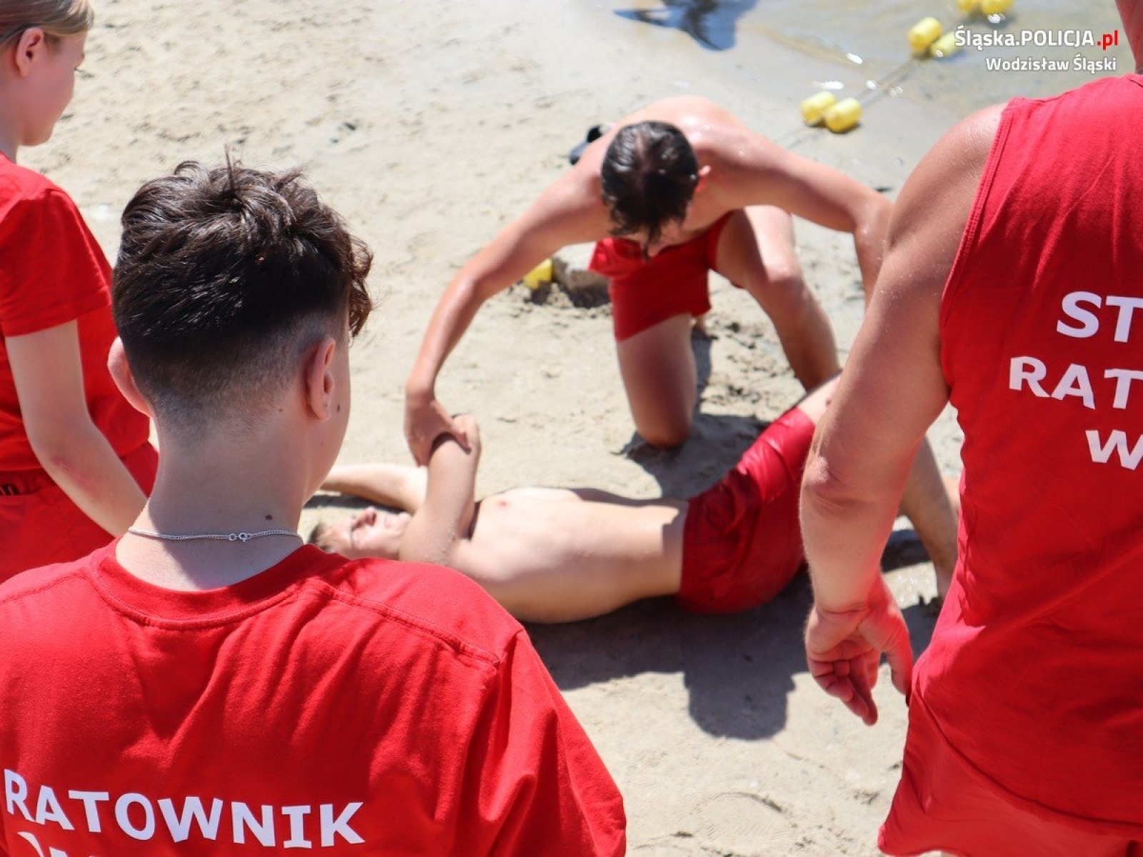 Zdjęcie w galerii na portalu naszwodzislaw.com: Bezpieczeństwo nad wodą. Wspólna akcja policji, strażaków i WOPR wiadomości z regionu