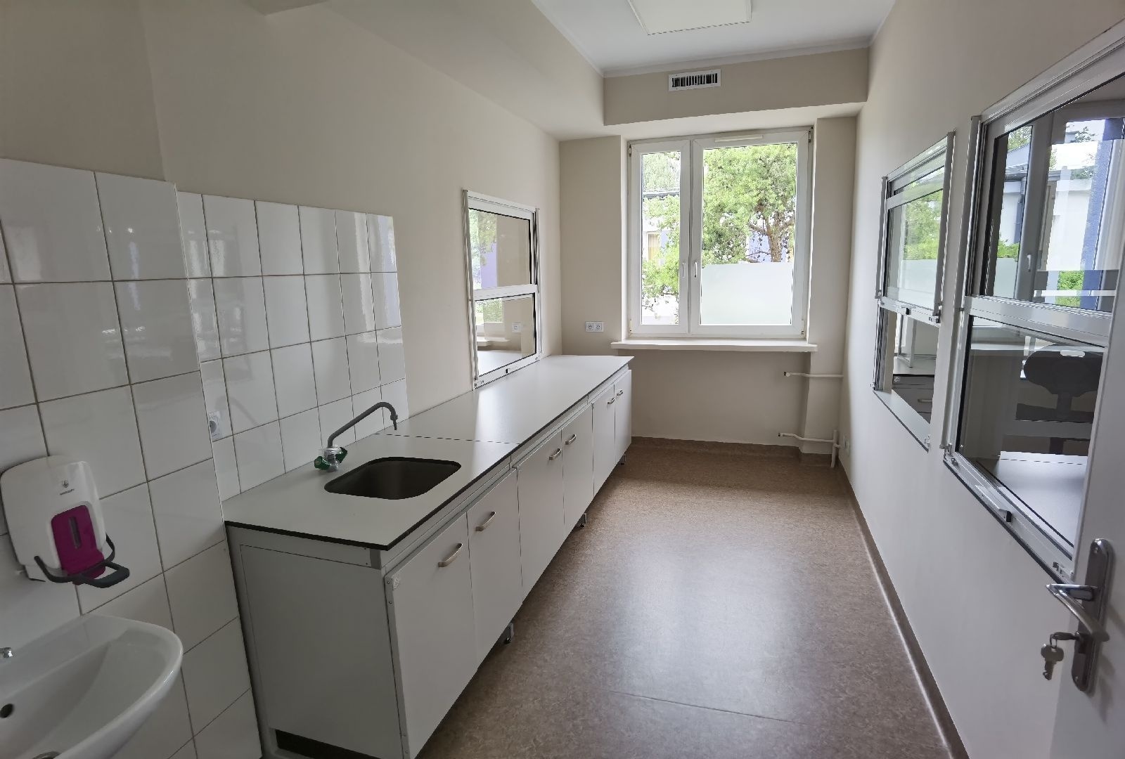 Zdjęcie w galerii na portalu naszwodzislaw.com: Nowe szaty szpitalnej apteki kosztowały prawie 700 tys. złotych wiadomości z regionu