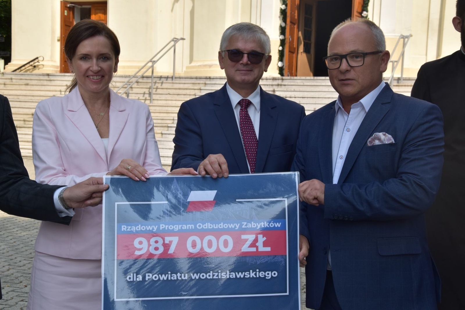 Zdjęcie w galerii na portalu naszwodzislaw.com: Prawie milion złotych dotacji na nową windę wiadomości z regionu