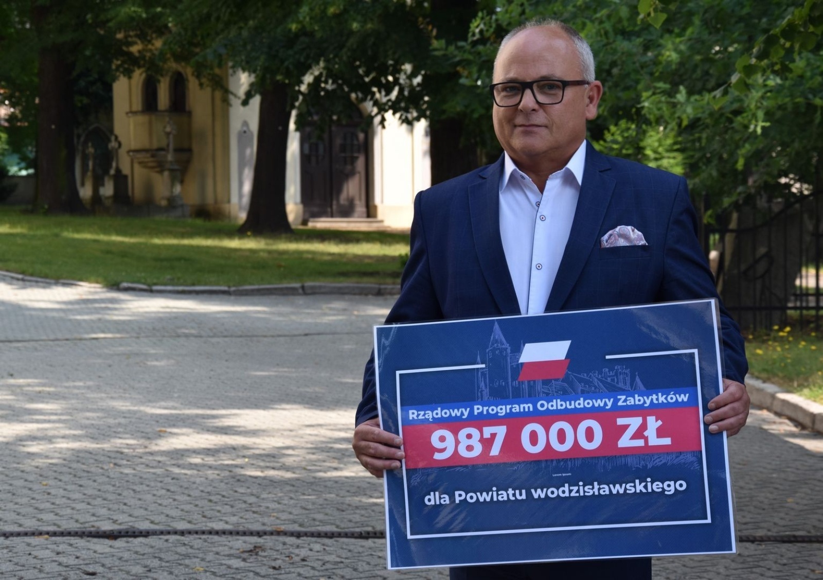 Zdjęcie w galerii na portalu naszwodzislaw.com: Prawie milion złotych dotacji na nową windę wiadomości z regionu