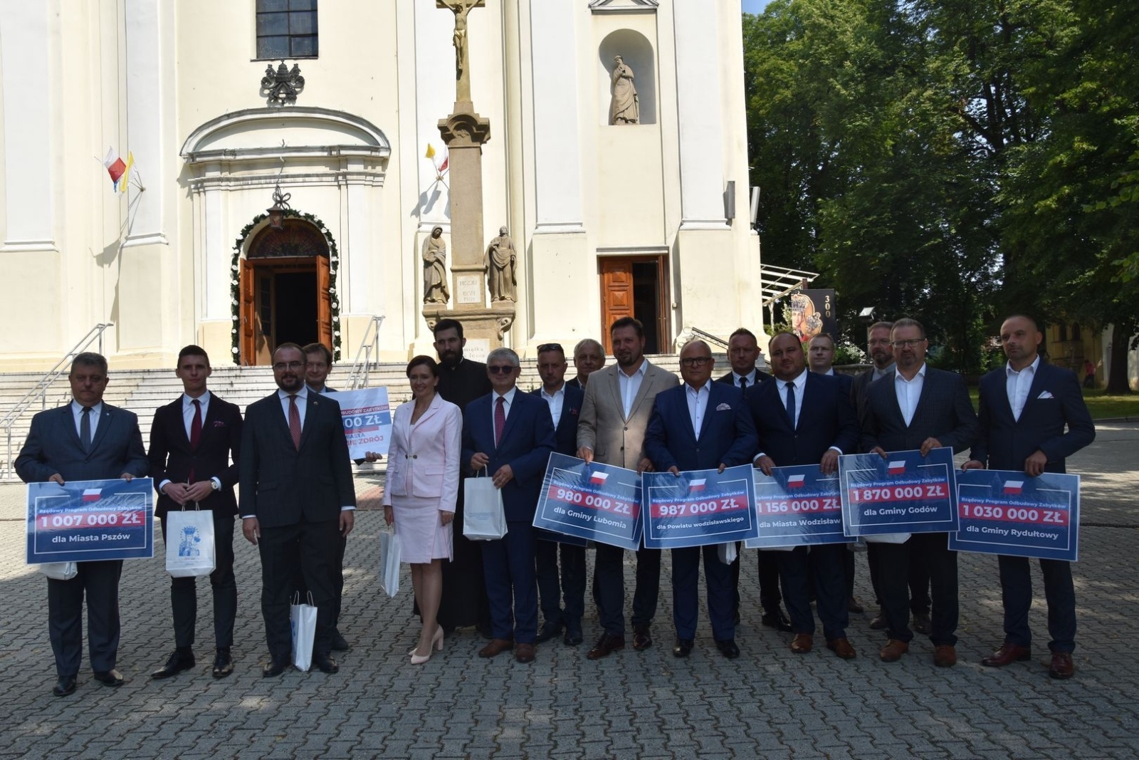 Zdjęcie w galerii na portalu naszwodzislaw.com: Prawie milion złotych dotacji na nową windę wiadomości z regionu