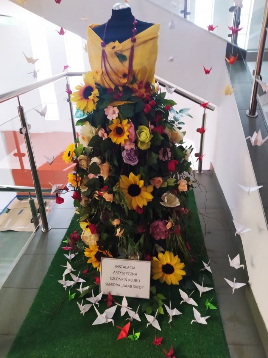 Zdjęcie w galerii na portalu naszwodzislaw.com: Dzięki członkiniom klubu seniora Pani Lato zawitała do RCK wiadomości z regionu