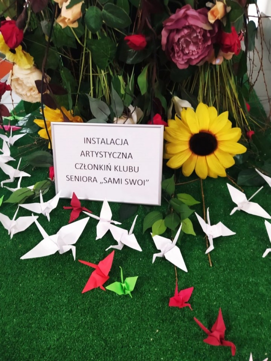 Zdjęcie w galerii na portalu naszwodzislaw.com: Dzięki członkiniom klubu seniora Pani Lato zawitała do RCK wiadomości z regionu