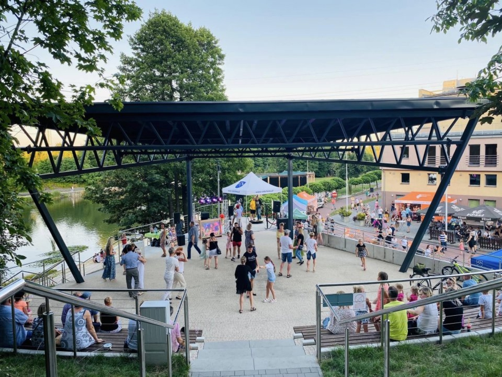 Zdjęcie w galerii na portalu naszwodzislaw.com: Karaiby na niby. Udana impreza w Rydułtowach [FOTO] wiadomości z regionu