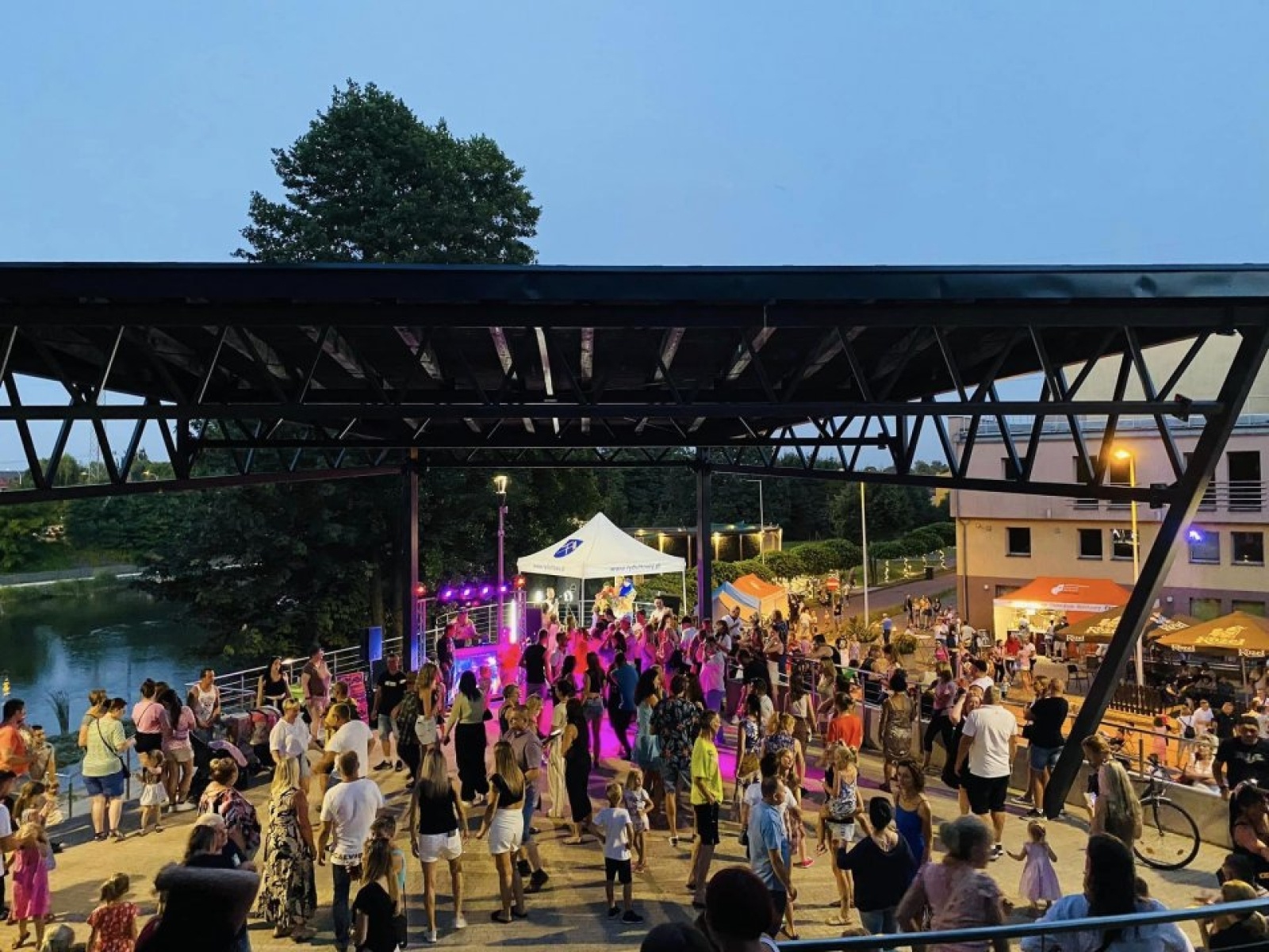 Zdjęcie w galerii na portalu naszwodzislaw.com: Karaiby na niby. Udana impreza w Rydułtowach [FOTO] wiadomości z regionu