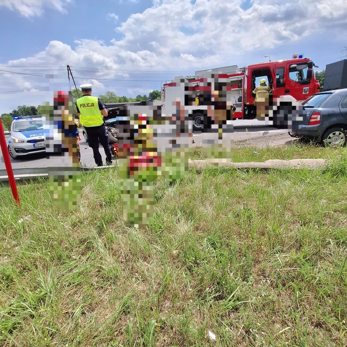 Zdjęcie w galerii na portalu naszwodzislaw.com: Zderzenie dwóch pojazdów w Syryni [FOTO] wiadomości z regionu