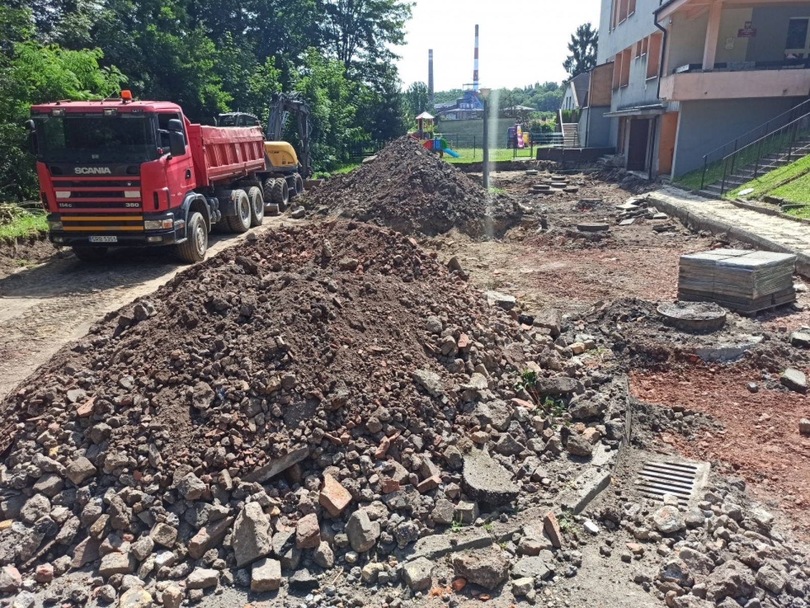 Zdjęcie w galerii na portalu naszwodzislaw.com: Pszów. Parking przy Przedszkolu numer 3 będzie gotowy do końca wakacji wiadomości z regionu