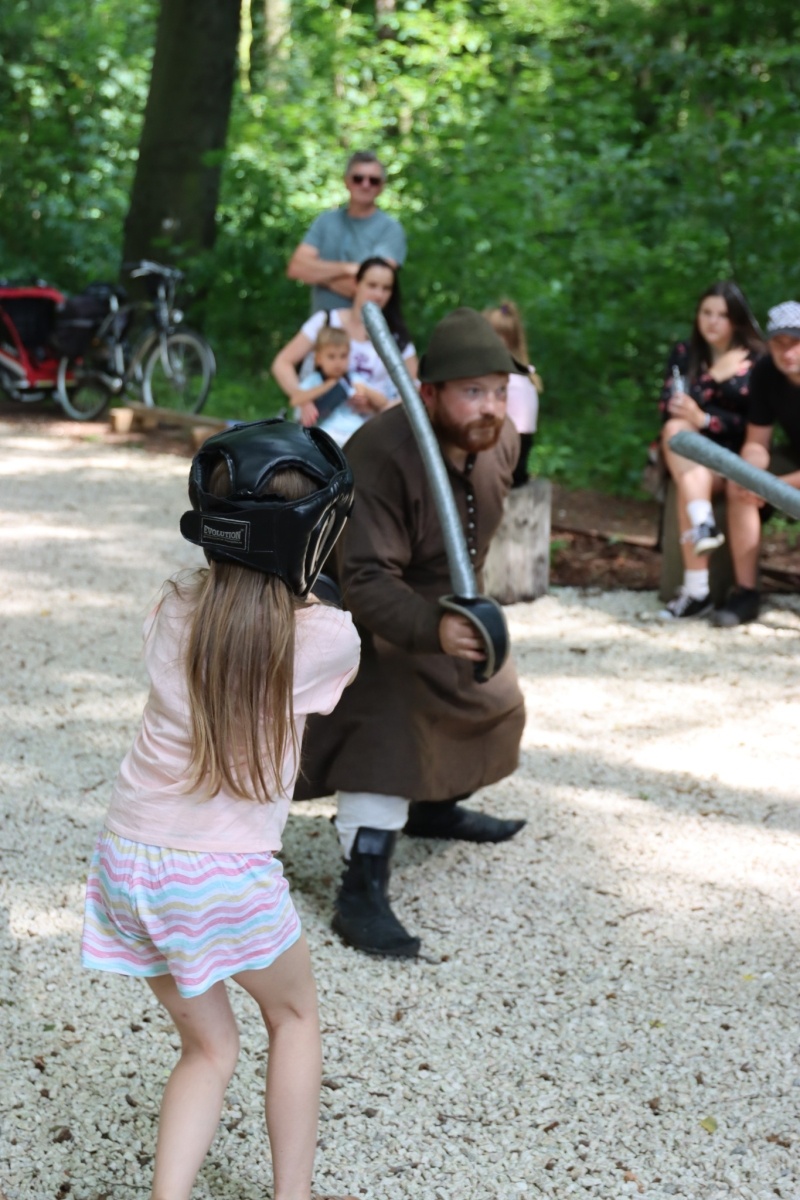Zdjęcie w galerii na portalu naszwodzislaw.com: Moc dobrej zabawy z rycerzami [FOTO] wiadomości z regionu