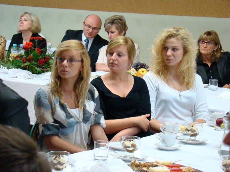 Zdjęcie w galerii na portalu naszwodzislaw.com: Dorośli bawili się nimi jak małe dzieci wiadomości z regionu