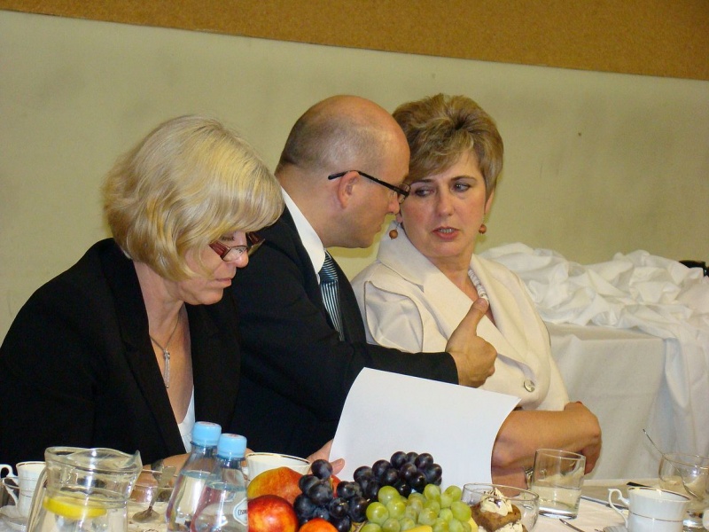 Zdjęcie w galerii na portalu naszwodzislaw.com: Dorośli bawili się nimi jak małe dzieci wiadomości z regionu