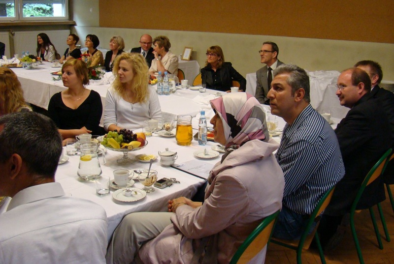 Zdjęcie w galerii na portalu naszwodzislaw.com: Dorośli bawili się nimi jak małe dzieci wiadomości z regionu